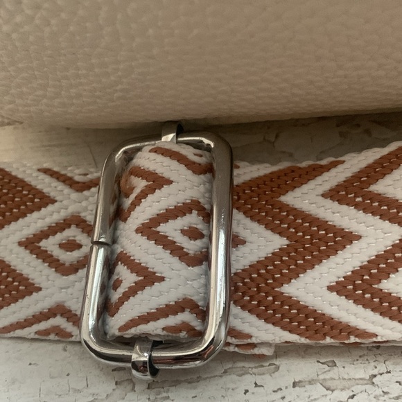 🥳2x Host pick🥳 genuine leather crossbody bag - Picture 5 of 10